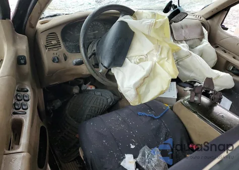 2000 Ford Explorer Xlt from USA, damaged, VIN 1FMDU63E6YUB81329